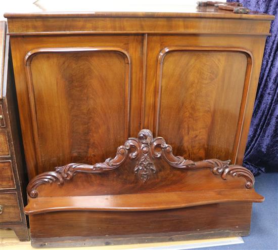 A Victorian mahogany chiffonier, W.114cm